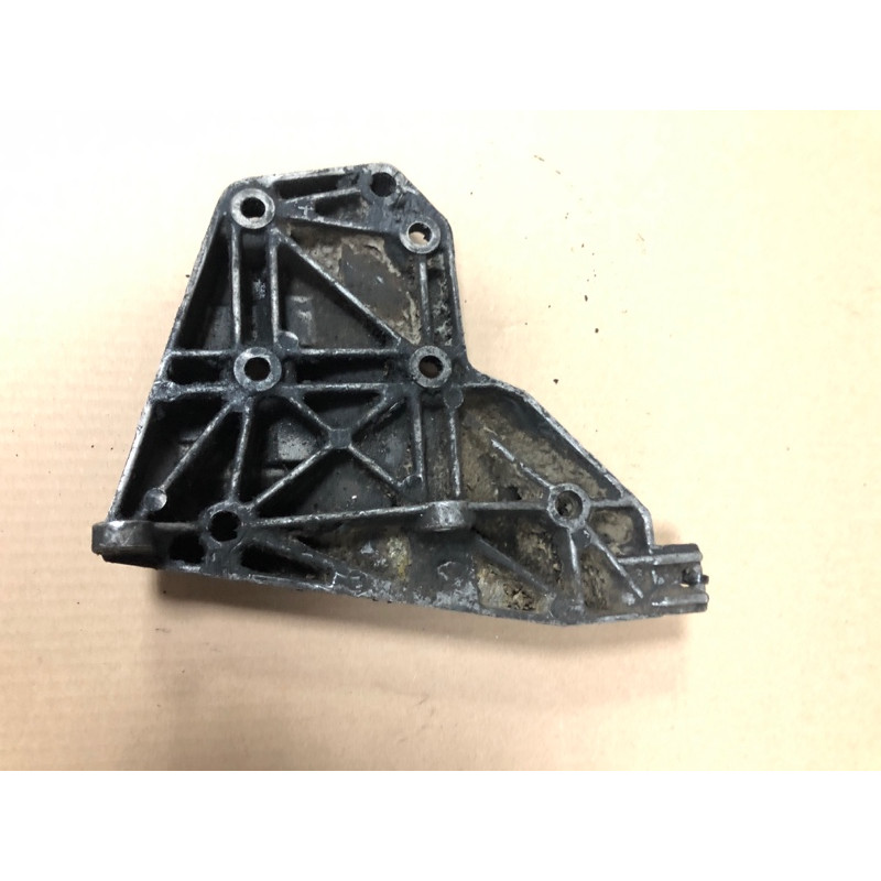 Кронштейн компрессора кондиционера (кронштейны двигателя) BMW 5-series E39 64552246146