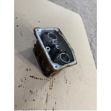 Вставка в гніздо свічки