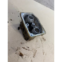 Вставка в гніздо свічки