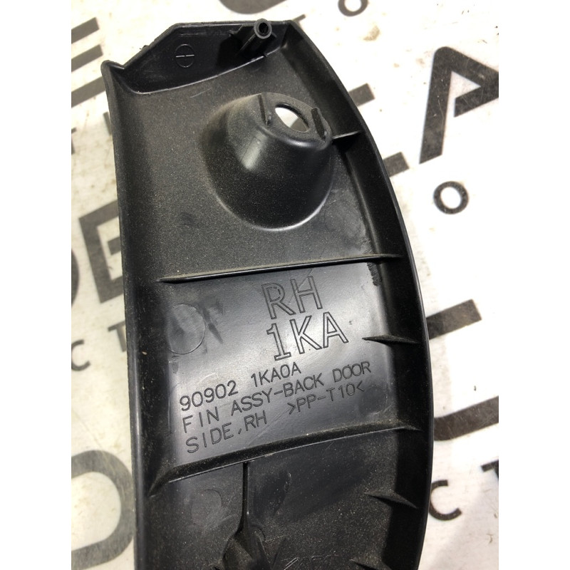 Обшивка кришки багажника (салон) Nissan Juke F15 2011 1.6 909021ka0a