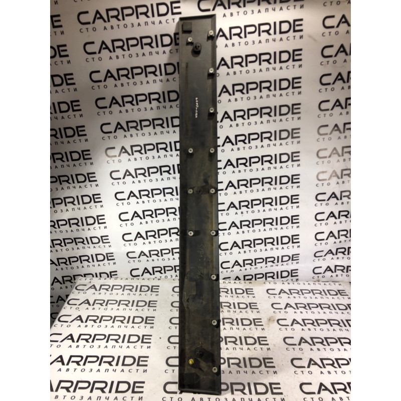 Накладка крышки багажника (кузов и элементы) Land Rover Discovery L319 DGP000184PCL