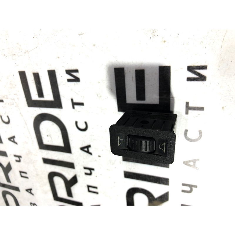 Кнопка регулировки громкости (электрика / кнопки) BMW 3-series E30 65121379048