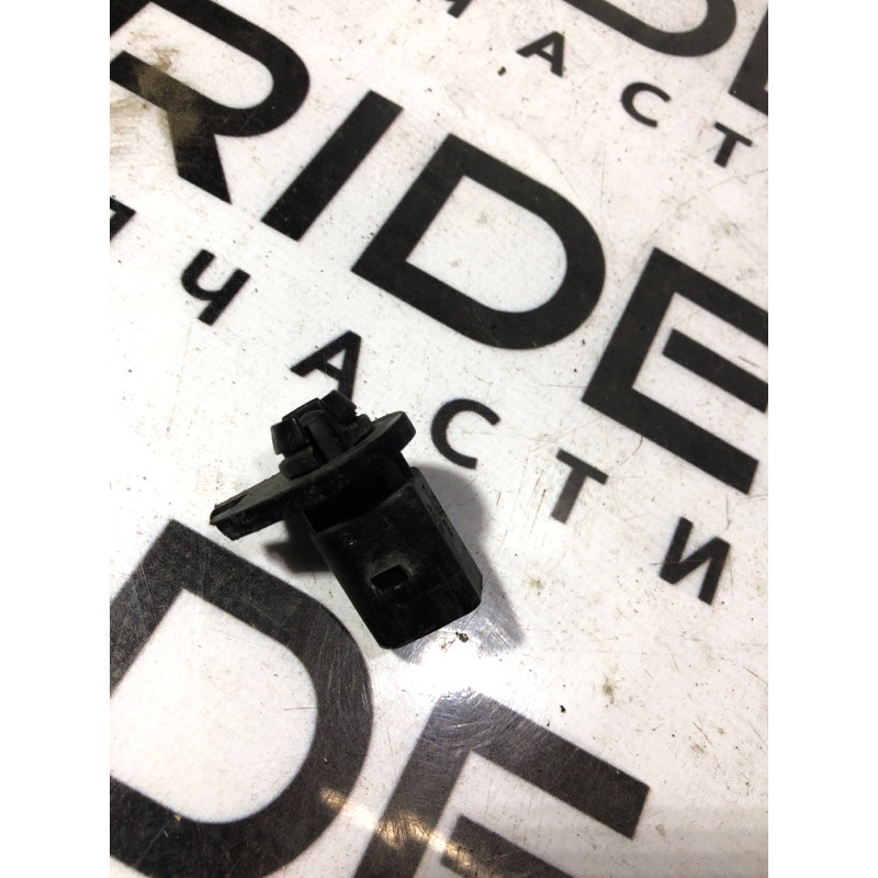 Датчик температуры окружающей среды (электрика / датчики) Volkswagen Passat B6 8z0820535