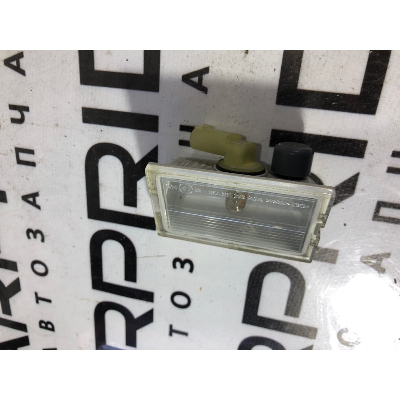 Плафон подсветки номера (оптика) Land Rover Discovery 3 2009 xfc500040