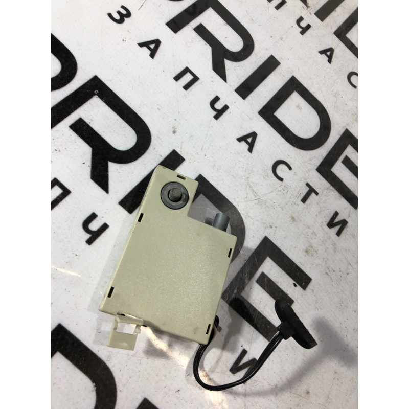 Антенна (электрика) Land Rover Discovery 3 2009 xuc000072a