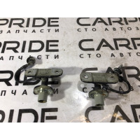 Петля багажника