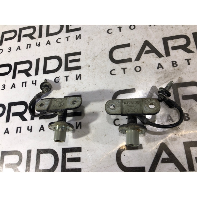 Петля багажника (кузов и элементы) Land Rover Discovery 3 2009