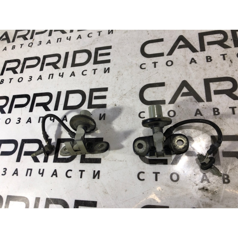 Петля багажника (кузов и элементы) Land Rover Discovery 3 2009