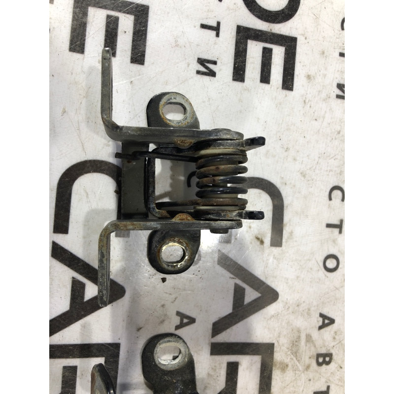 Петля багажника (кузов и элементы) Land Rover Discovery 3 2009