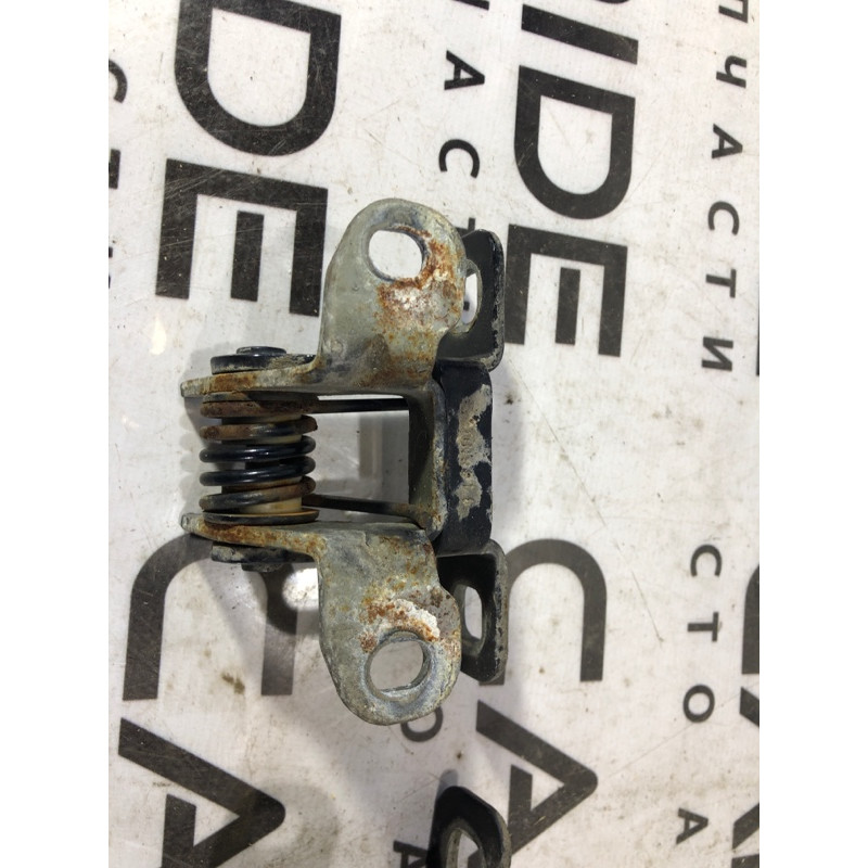 Петля багажника (кузов и элементы) Land Rover Discovery 3 2009