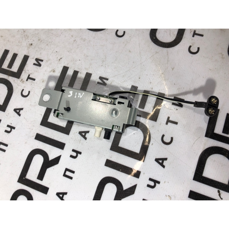 Антенна (электрика) Opel Insignia A 2009 2.0 DTH 13241374