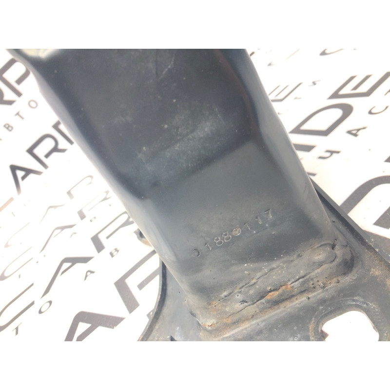 Кронштейн усилителя бампера (стекла и зеркала) Mercedes-Benz GL X164 2012 4.6 A1646201931