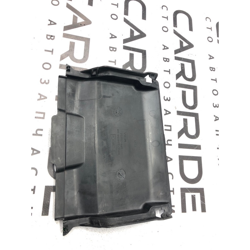 Крышка аккумулятора (кузов и элементы) Ford Focus MK3 am5110a659bb