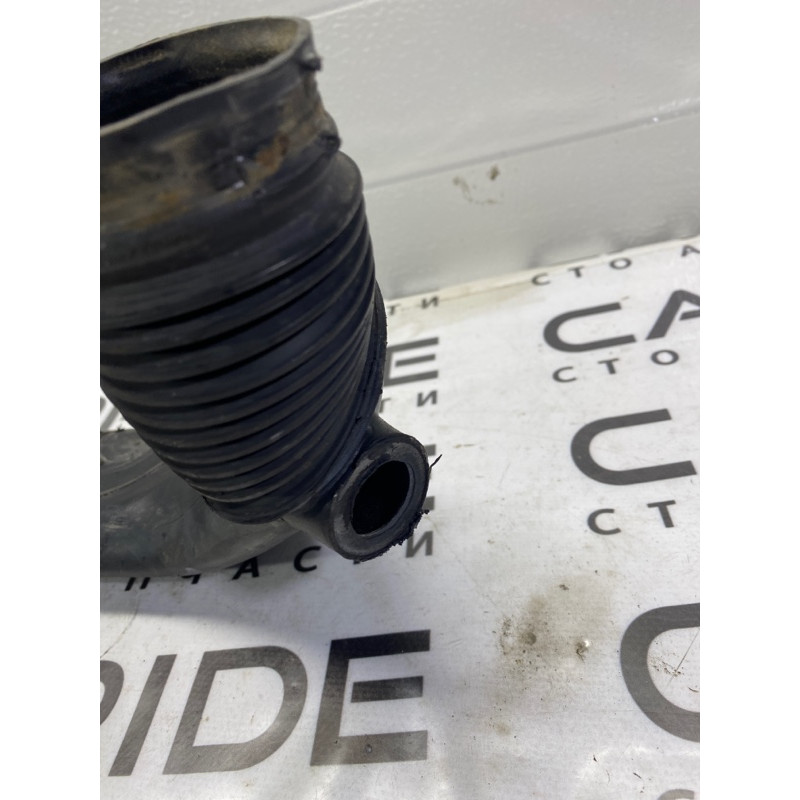 Патрубок повітряного фільтра (подача палива) BMW 3-series E92 2010 3.0 N54 13717600002