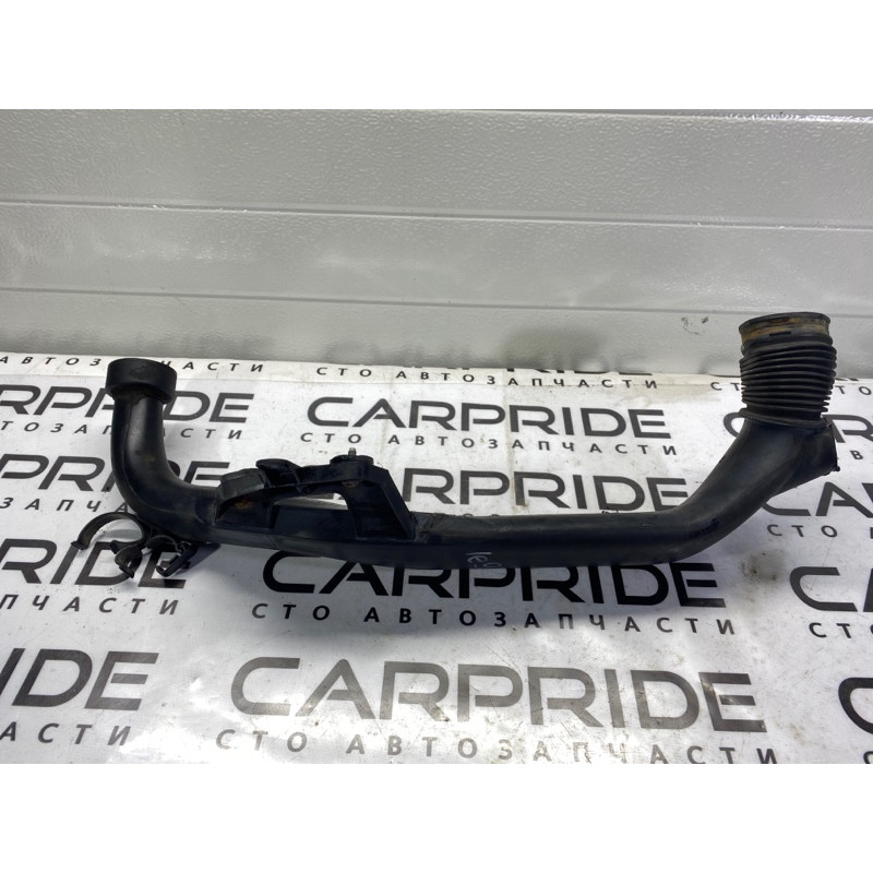 Патрубок повітряного фільтра (подача палива) BMW 3-series E92 2010 3.0 N54 13717600002