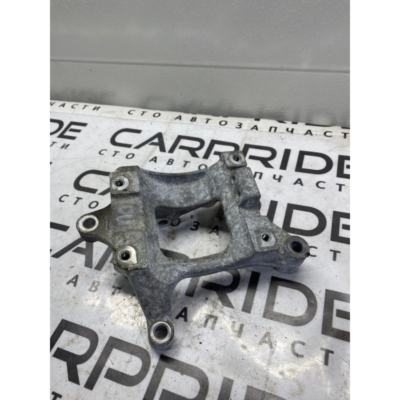 Кронштейн компрессора кондиционера (кронштейны двигателя) Subaru Outback BS 2016 2.5 23950AA14A