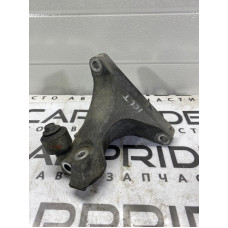 Кронштейн подушки двигателя