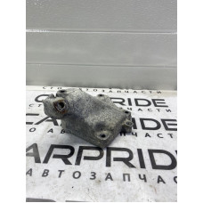 Кріплення подушки двигуна