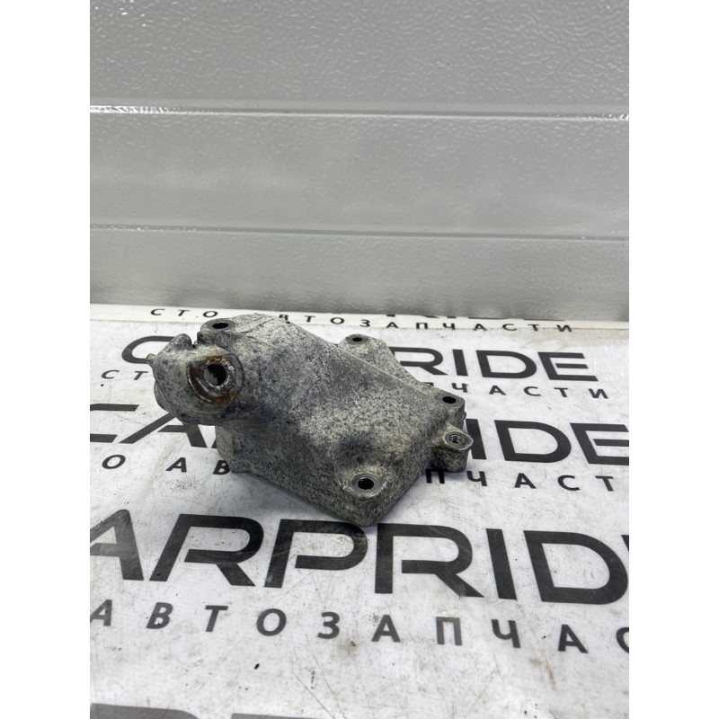 Кріплення подушки двигуна (кронштейни двигуна) Mercedes-Benz GL X164 2012 4.6 a2722234204