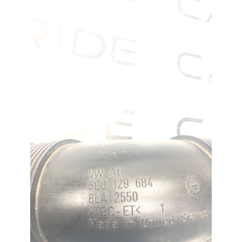 Патрубок воздушного фильтра (впускная система) Volkswagen Passat B7 2014 1.8 5c0129684
