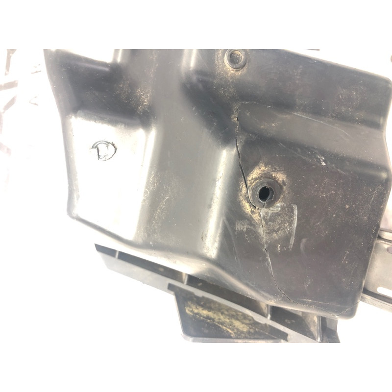 Кріплення бампера (кузов і елементи) FORD Focus MK3 2015 2.0 F1EZ-17787-B