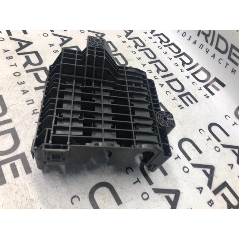 Корпус блока предохранителей (кузов и элементы) Cadillac Xt5 1 2016 3.6 7154785630