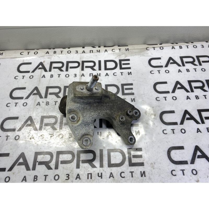 Кронштейн двигателя (кронштейны двигателя) FORD Fusion MK5 2016 2.5 dg937m125ad