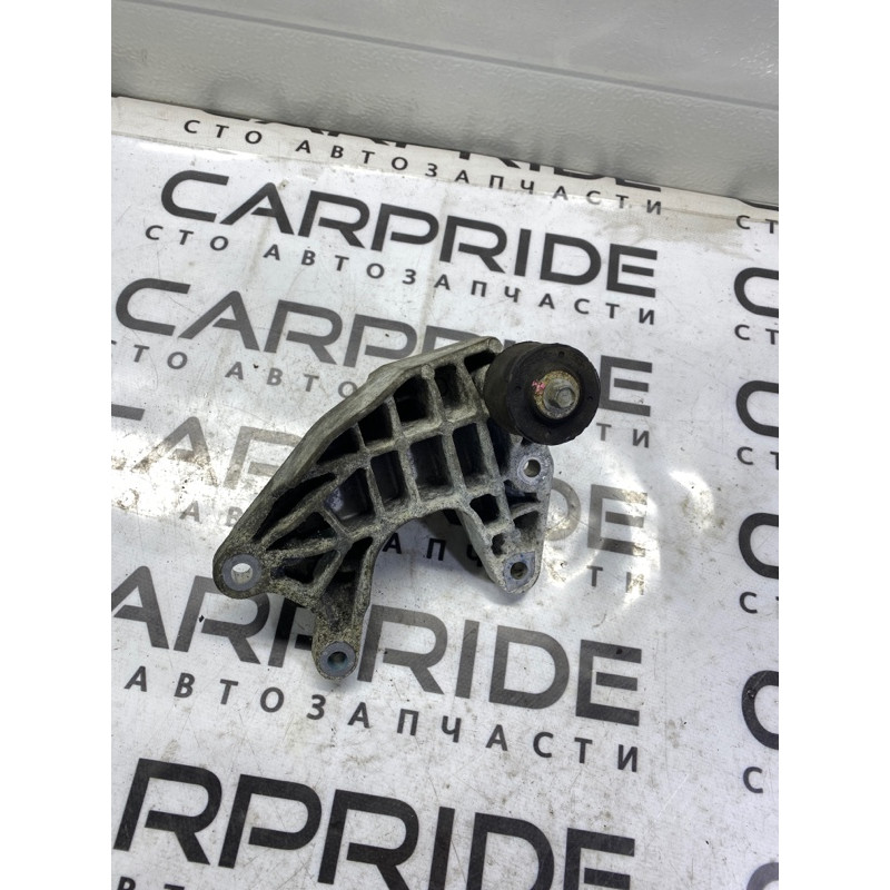 Кронштейн двигателя (кронштейны двигателя) FORD Fusion MK5 2016 2.5 dg937m125ad