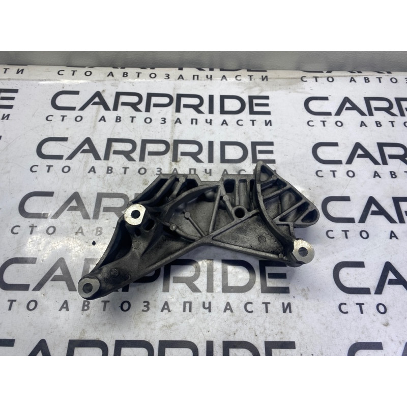 Кронштейн двигателя (кронштейны двигателя) Volkswagen Passat B7 2014 1.8 06k199207a