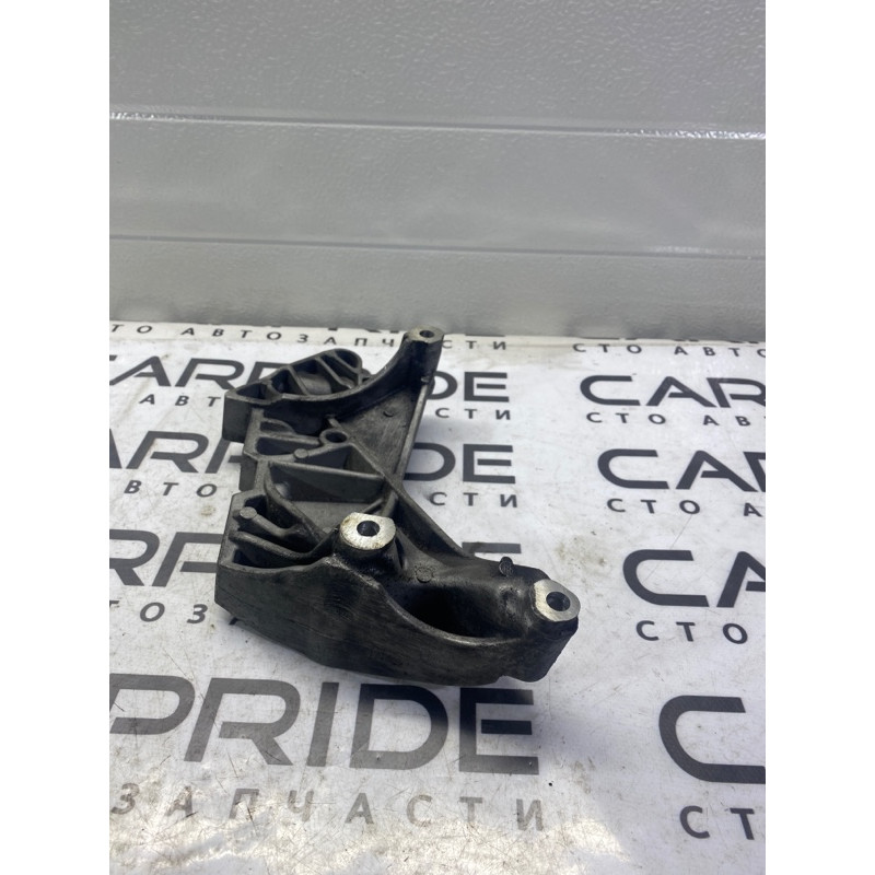 Кронштейн двигателя (кронштейны двигателя) Volkswagen Passat B7 2014 1.8 06k199207a