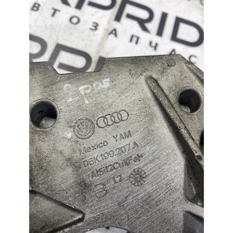 Кронштейн двигателя (кронштейны двигателя) Volkswagen Passat B7 2014 1.8 06k199207a