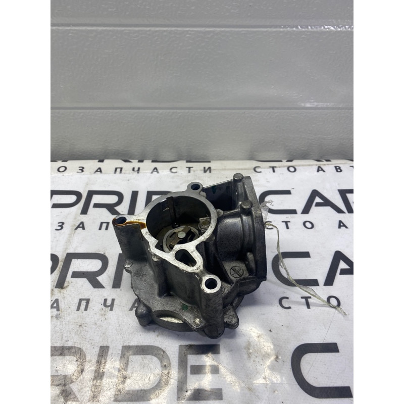 Вакуумный насос (тормозная система) Volkswagen Passat B7 2014 1.8 06K145100J