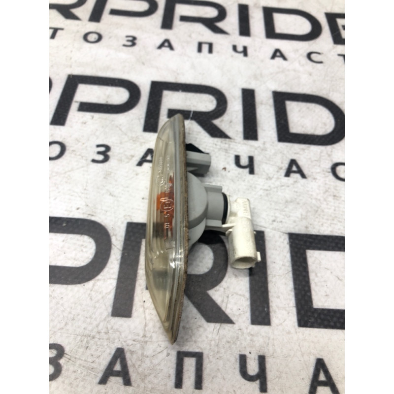 Повторювач повороту (оптика - оптика) BMW 3-series E92 2010 3.0 N54 63137253326