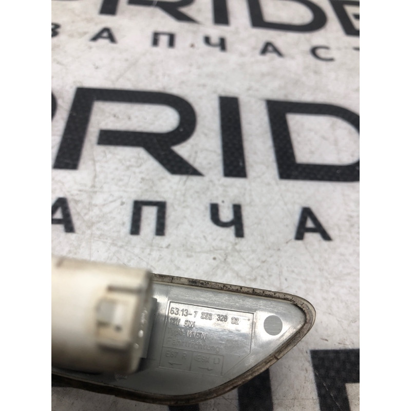 Повторювач повороту (оптика - оптика) BMW 3-series E92 2010 3.0 N54 63137253326