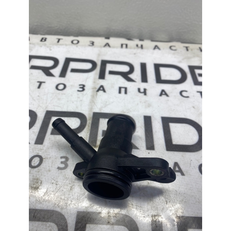 Фланец системы охлаждения (система охлаждения) Volkswagen Passat B7 2014 1.8 06K121132H