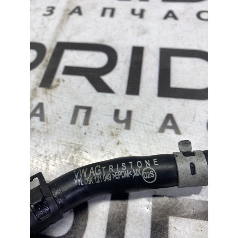Патрубок (система охлаждения) Volkswagen Passat B7 2014 1.8 06k121049