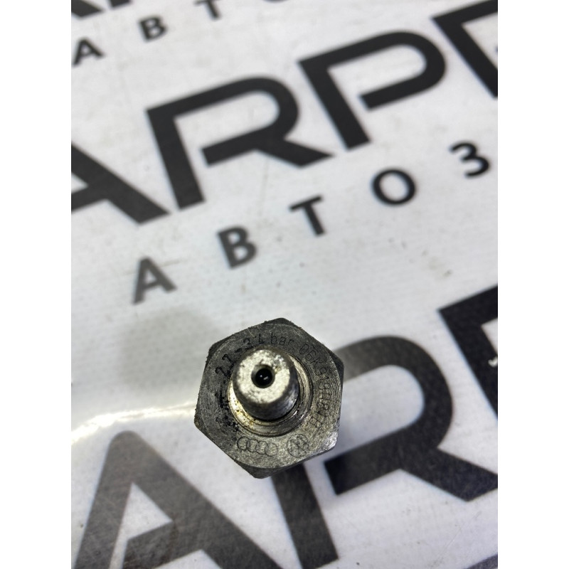 Датчик давления масла (электрика двигателя) Volkswagen Passat B7 2014 1.8 06k919081b