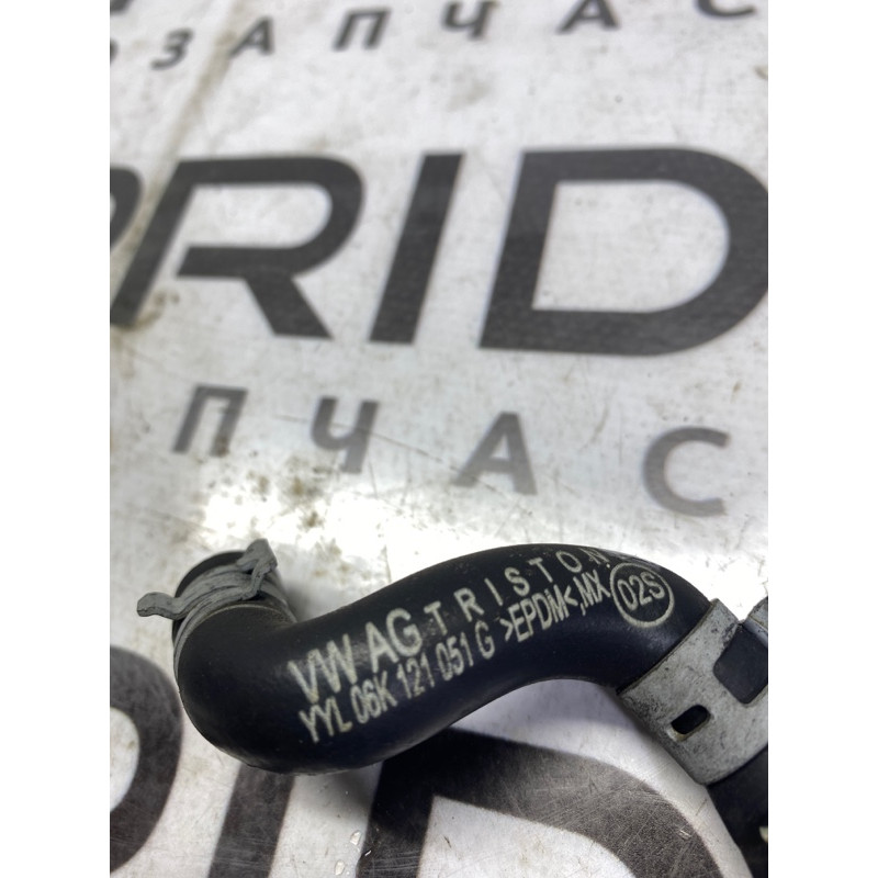 Патрубок (система охлаждения) Volkswagen Passat B7 2014 1.8 06k121051g