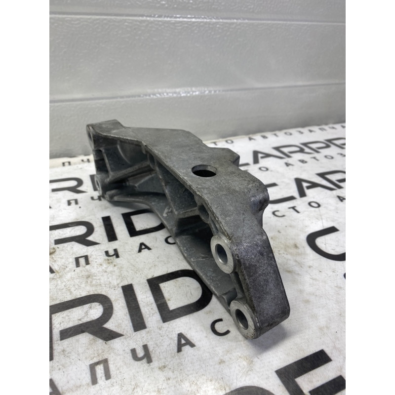 Кронштейн КПП (трансмиссия) Volkswagen Passat B7 2014 1.8 1k0199117