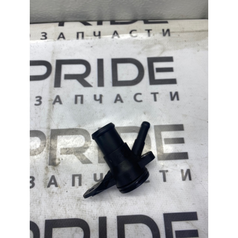 Фланец системы охлаждения (система охлаждения) Volkswagen Passat B7 2014 1.8 06K121132H