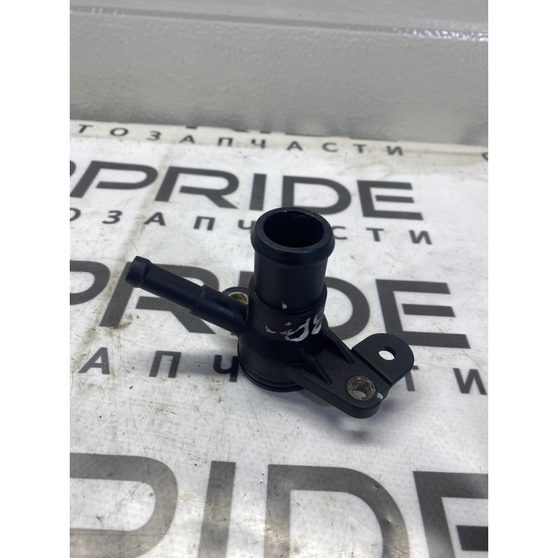 Фланец системы охлаждения (система охлаждения) Volkswagen Passat B7 2014 1.8 06K121132H