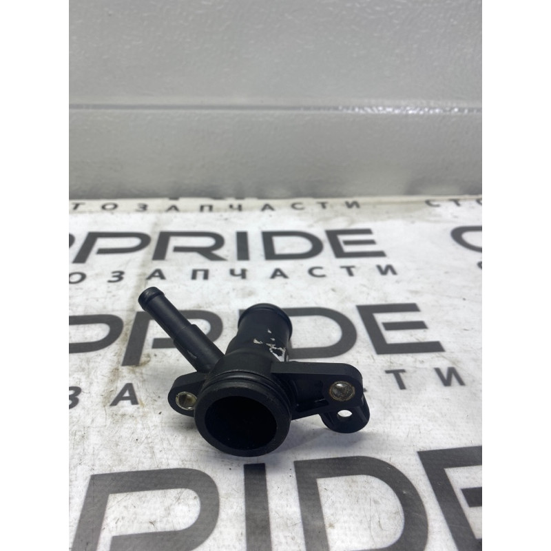 Фланец системы охлаждения (система охлаждения) Volkswagen Passat B7 2014 1.8 06K121132H