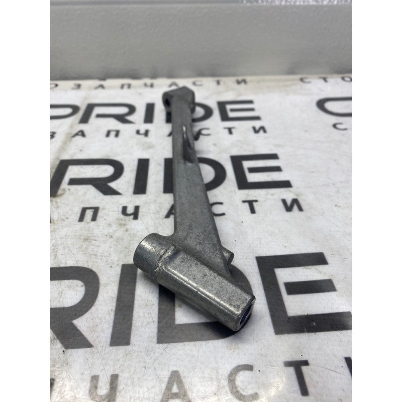 Кронштейн впускного коллектора (кронштейны двигателя) Volkswagen Passat B7 2014 1.8 06l129723c