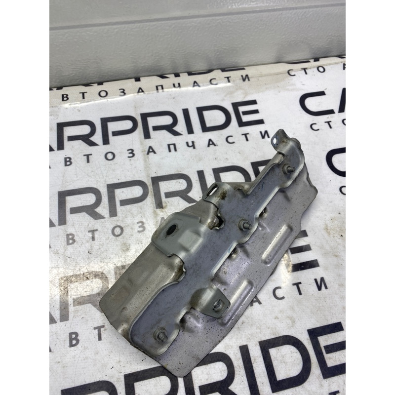 Защита коллектора (выпускная система) Volkswagen Passat B7 2014 1.8 06K145325A