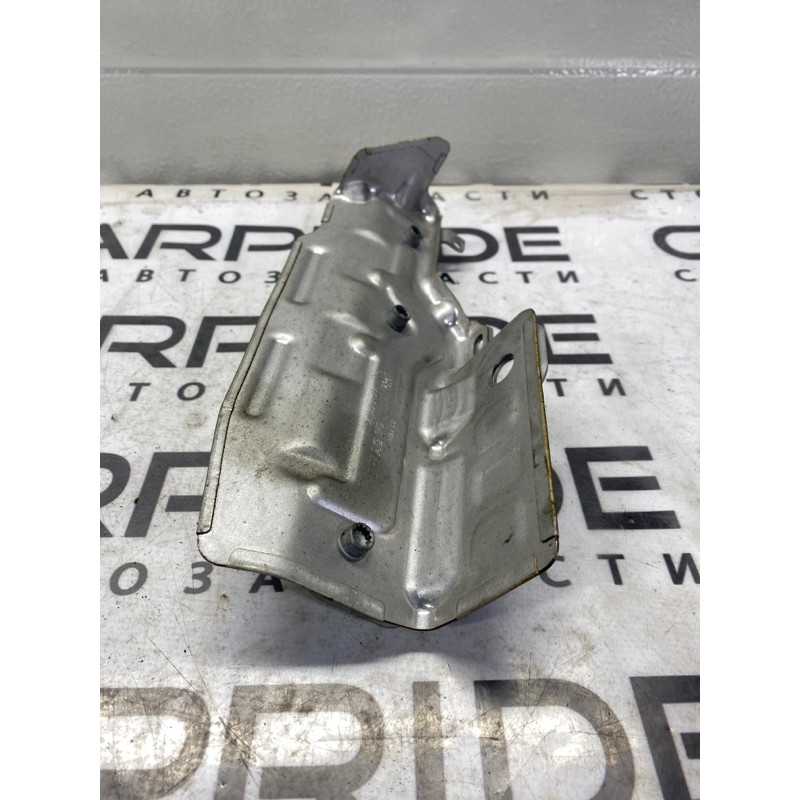 Защита коллектора (выпускная система) Volkswagen Passat B7 2014 1.8 06K145325A