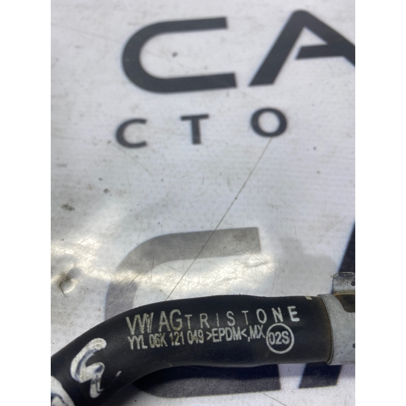 Патрубок (система охлаждения) Volkswagen Passat B7 2014 1.8 06k121049