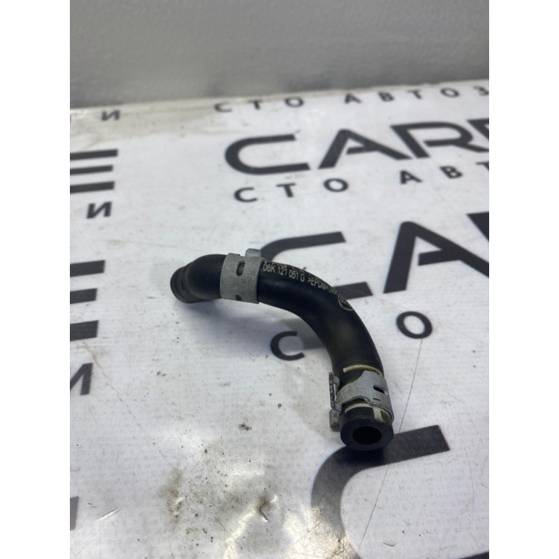 Патрубок (система охлаждения) Volkswagen Passat B7 2014 1.8 06k121051g