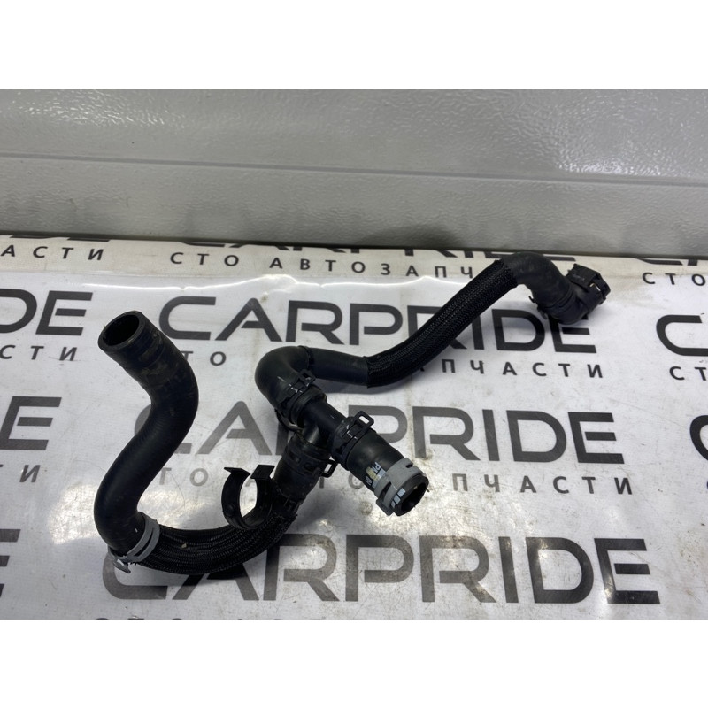 Патрубок (система охлаждения) Cadillac Xt5 1 2016 3.6 95368300