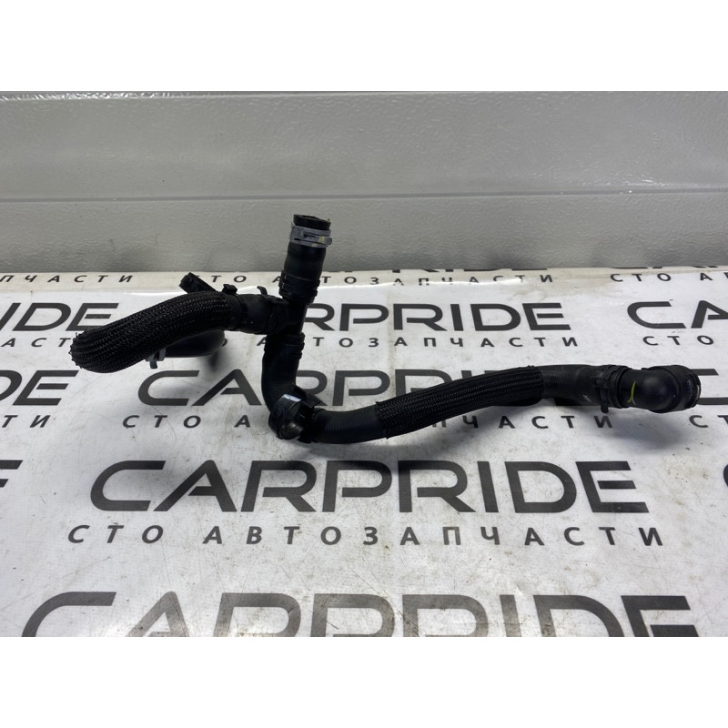 Патрубок (система охлаждения) Cadillac Xt5 1 2016 3.6 95368300