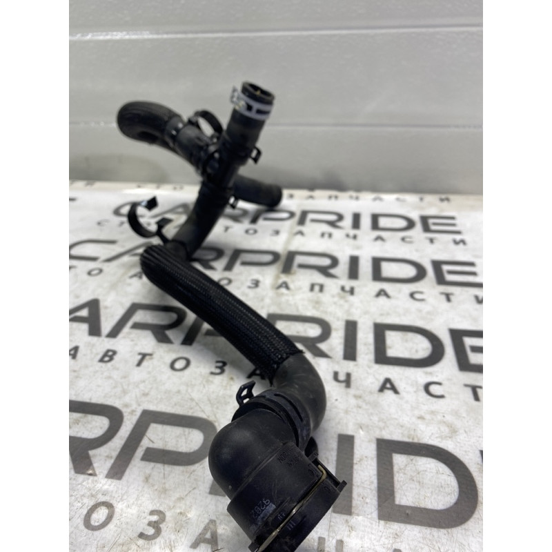 Патрубок (система охлаждения) Cadillac Xt5 1 2016 3.6 95368300